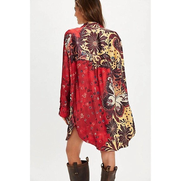 Free People Off The Vine Button Down Top Ruby Butterfly Floral L NWT - Picture 4 of 4